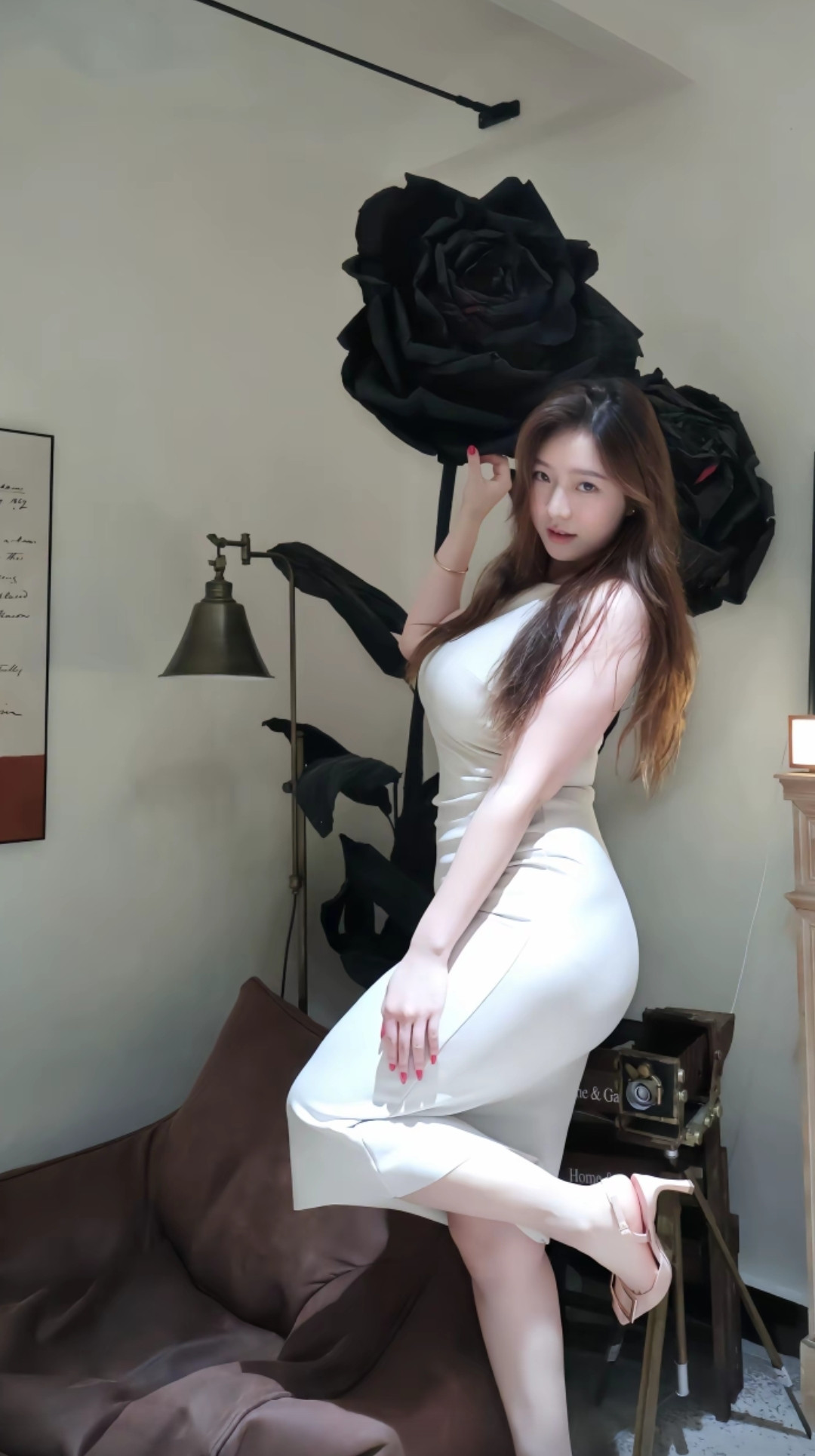 “蹬蹬蹬女神闪亮登场.”
