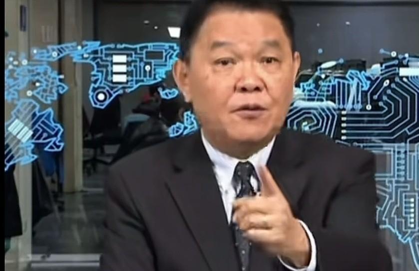 台湾学者黄征辉通过电视喊话岛内民众，跟国民党主席郑丽文走，两岸统一后台湾人会过得