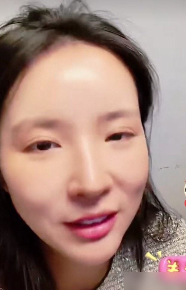 斯诺克选手周跃龙居然蹭队友的电脑？他和肖国栋都是中国斯诺克名将，刚在世锦赛德比输给肖国栋，这周就杀进
