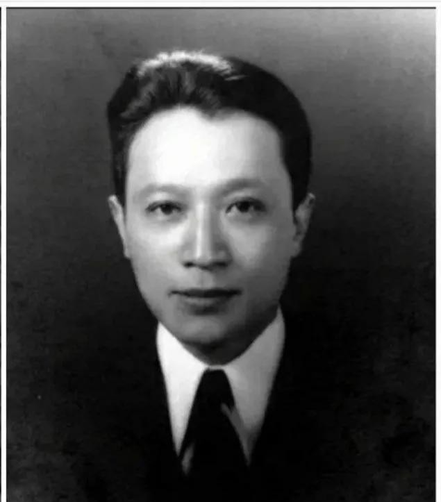 他长得太漂亮了。”1933年，钱钟书追求清华才女赵萝蕤，可赵萝蕤根本看不上这个百