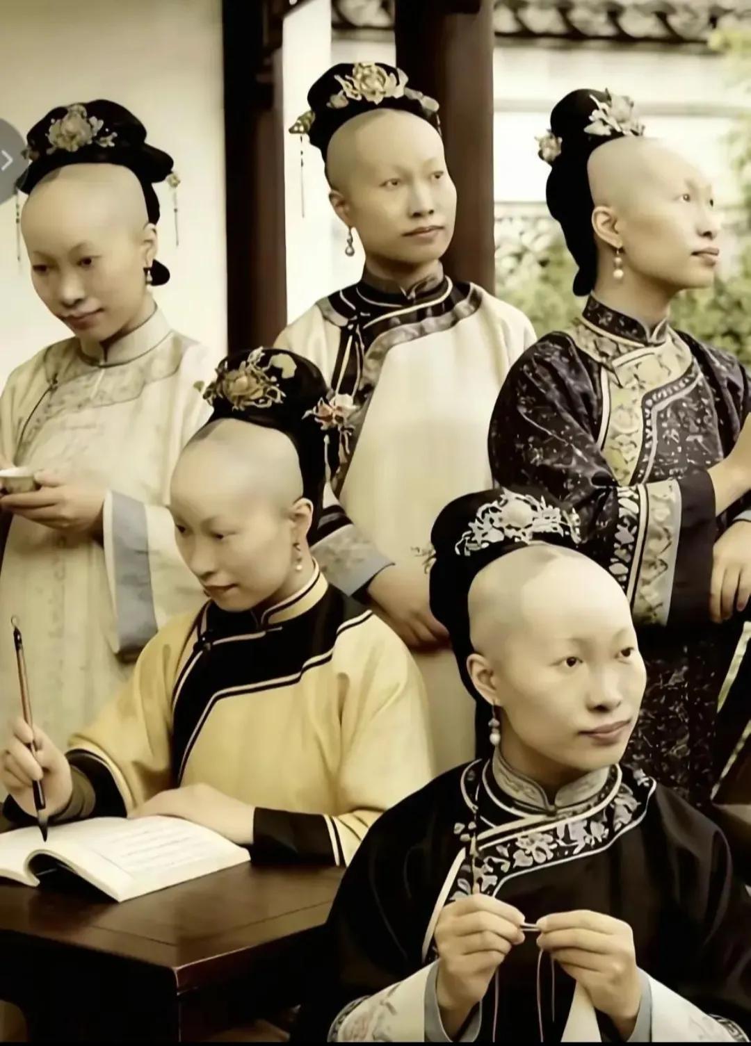 女的也剃头吗？电视剧里的不是这样演的啊这不是真实的清朝女子照片吧这装
