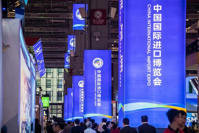 这下出了名，不止美国，全世界都知道了。东大于11月5日宣布，决定从11月10号开