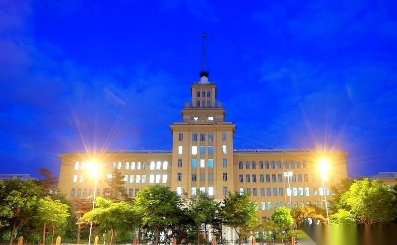 哈工大，哈工程。你发现没，这帮顶级高校的脑门上，就刻着俩字：哈尔滨。不是黑龙