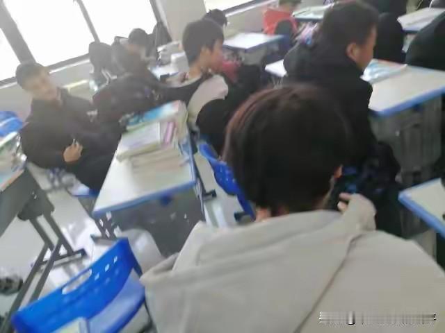 有没有发现，进入高中：高分段的孩子数学难，中等段孩子物理难，低分段孩子数理化都