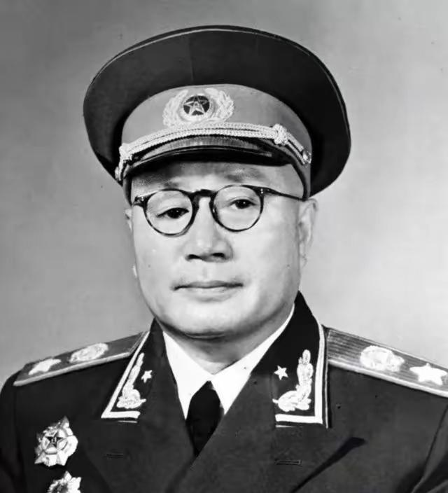 1973年，年迈的刘伯承元帅开始丧失了独立思维能力，并从那年开始，他再也没有离开