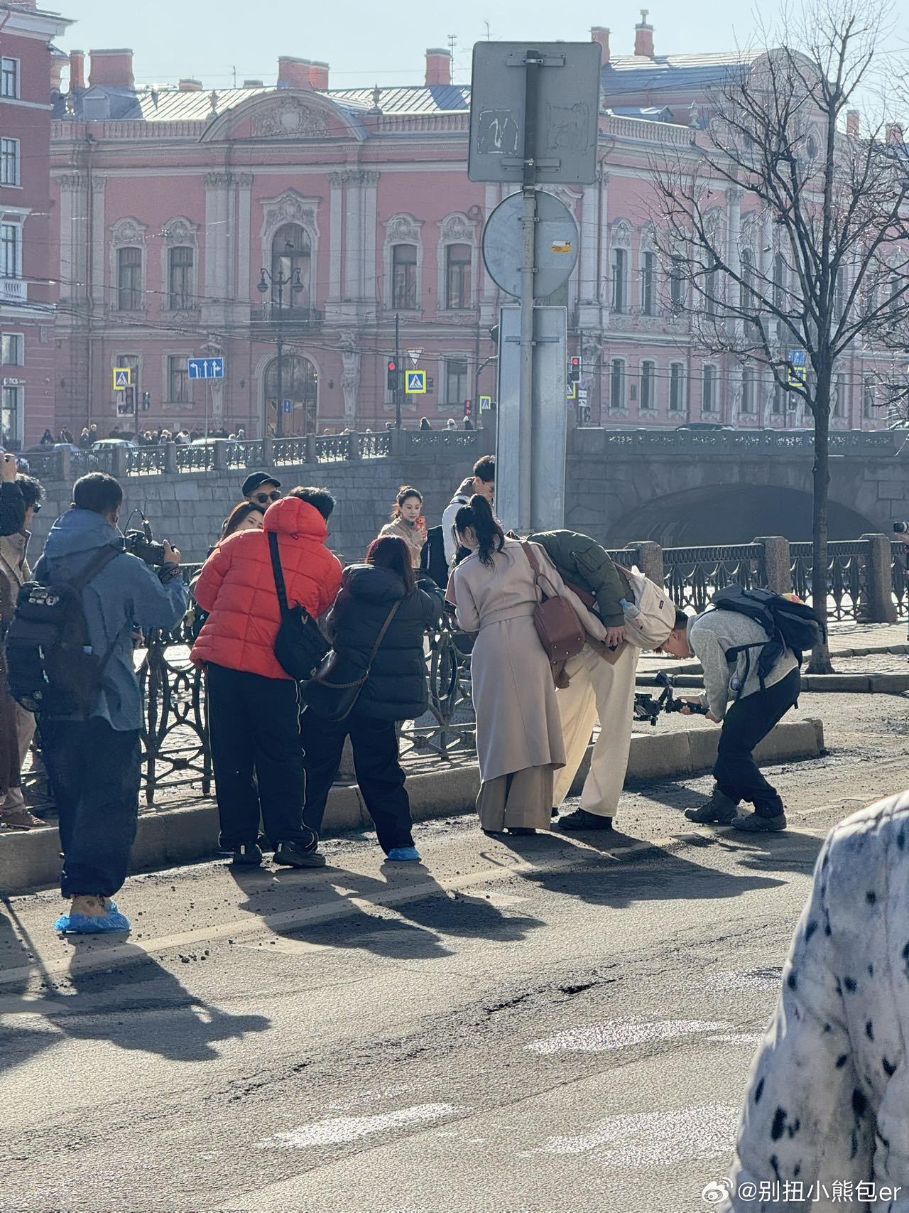 金莎孙丞潇录妻旅全程牵手全程牵手也太甜了！金莎孙丞潇录妻旅甜度超标，彼此眼里只
