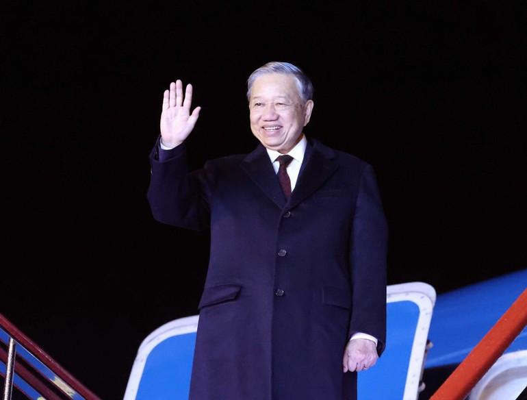 越南这步棋，玩得真溜！苏林刚从平壤回来，待遇高得不得了，心满意足的。这叫