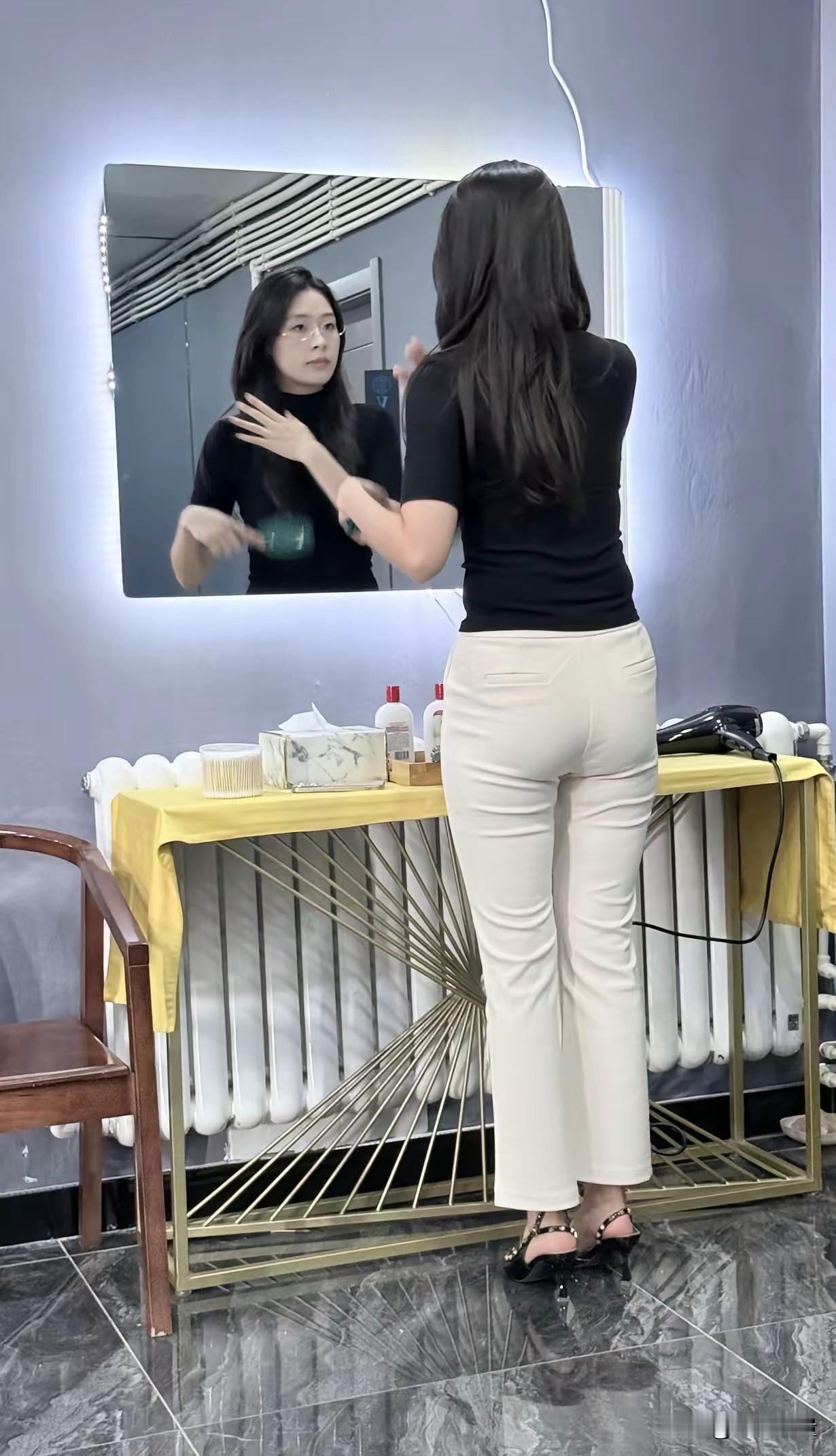 白色的裤子，为什么会显得特臃肿？