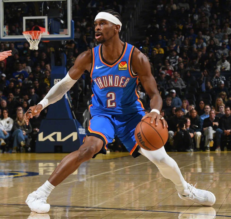 NBA球员一个急停、一个变向得多有力。