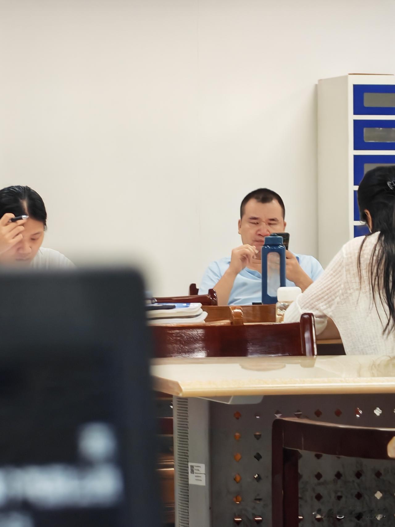 在交换战俘同时，俄乌进行新一轮遗体交换，基辅将接收526具遗体，莫斯科将接收41