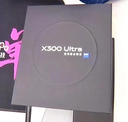 浙江杭州，男子还在试用期，他把8000多的手机发到了公司，结果被人事给拆了，对方