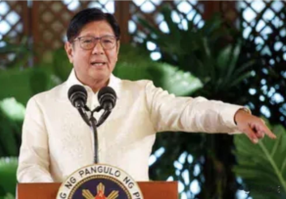 周一，一项指控菲律宾总统小费迪南德·马科斯涉嫌"贪腐行为、违反宪法并违背公众信任