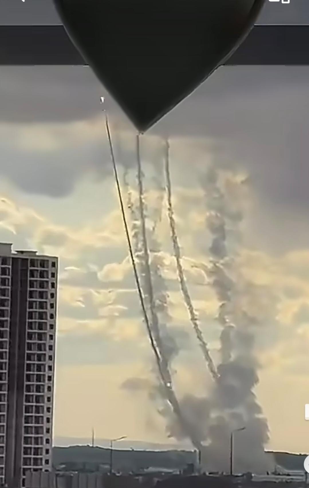 美以防空弹，在伊朗饱和打击下，最多撑一周，之后就是“裸奔”。美军防空弹现状(2