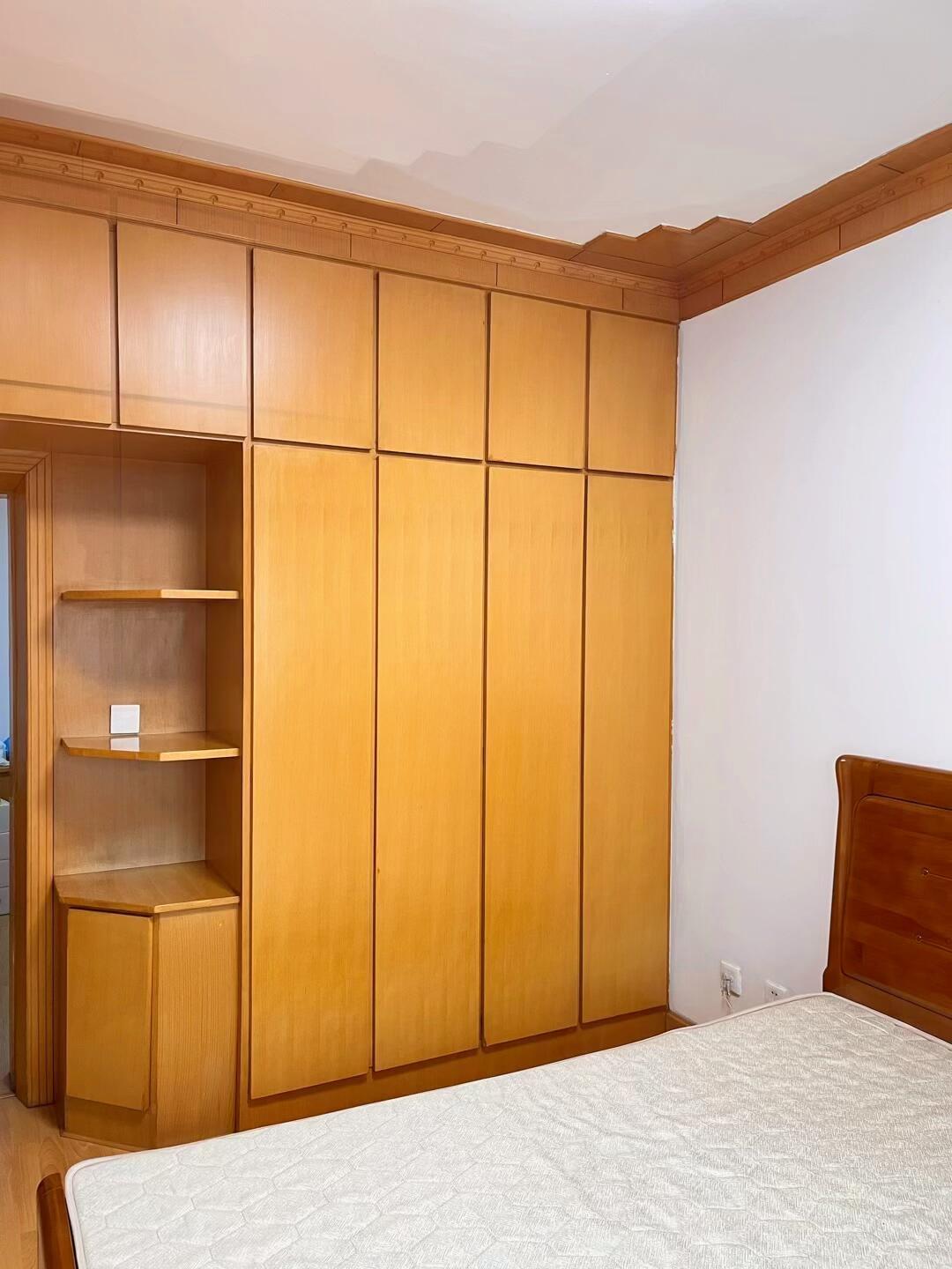 老黄风的家干干净净就好…不拆不砸，就保持它原本的样子，河南一男生晒出自己买的老