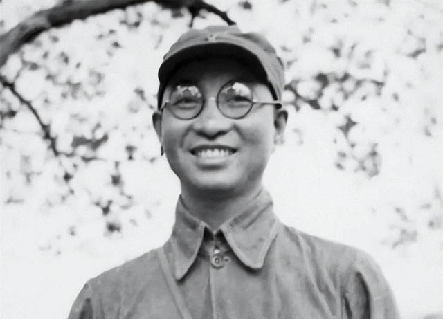 1943年，延安。陈赓、陈锡联同为刘邓麾下“三陈”之一，战功赫赫，情谊深厚。陈赓