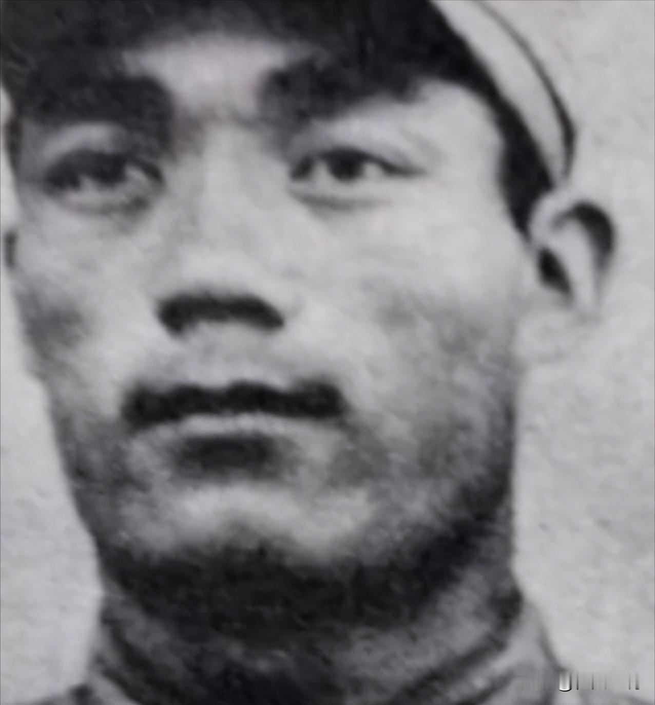 1952年，一名志愿军战士悄悄顺走一袋美军地雷，兴冲冲带回阵地向连长请功，谁知连