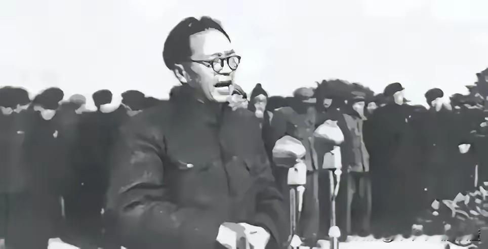 1957年高层激烈争吵：海军副司令拍桌大骂副总长，国防部长都镇不住！最后收拾残局的，是一位带着独眼伤