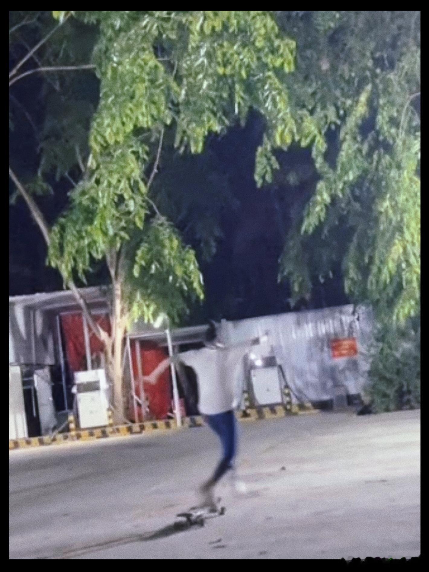 我的人生理念：在哪里跌倒，就在哪里躺一会​​​