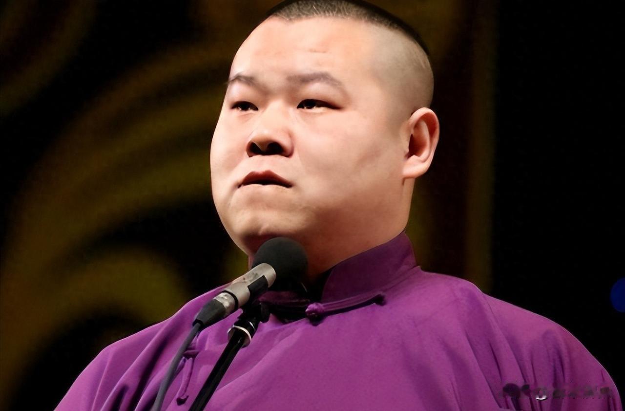 岳云鹏不上春晚了，观众不骂了，反而松了口气。1月10日大连演出，他当着几百号人