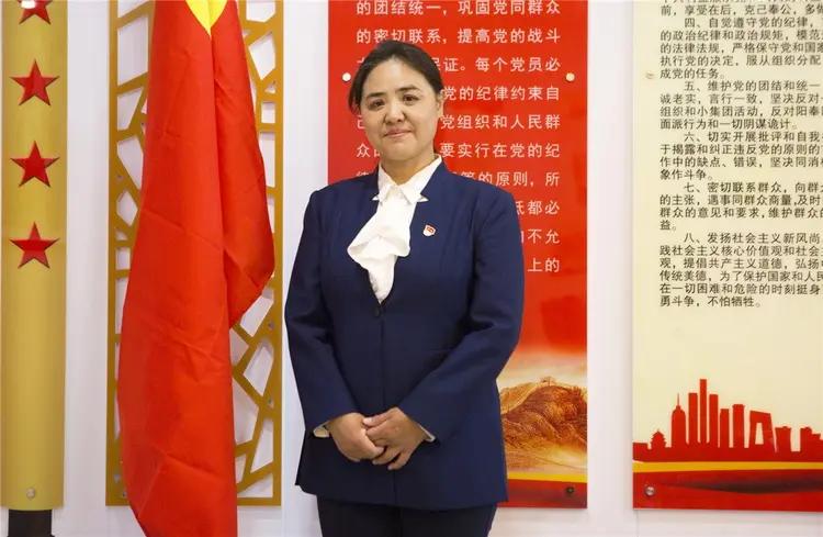 在张家口田野上写"丰收论文"，李金荣一干就是30多年李金荣，女，中国共产党