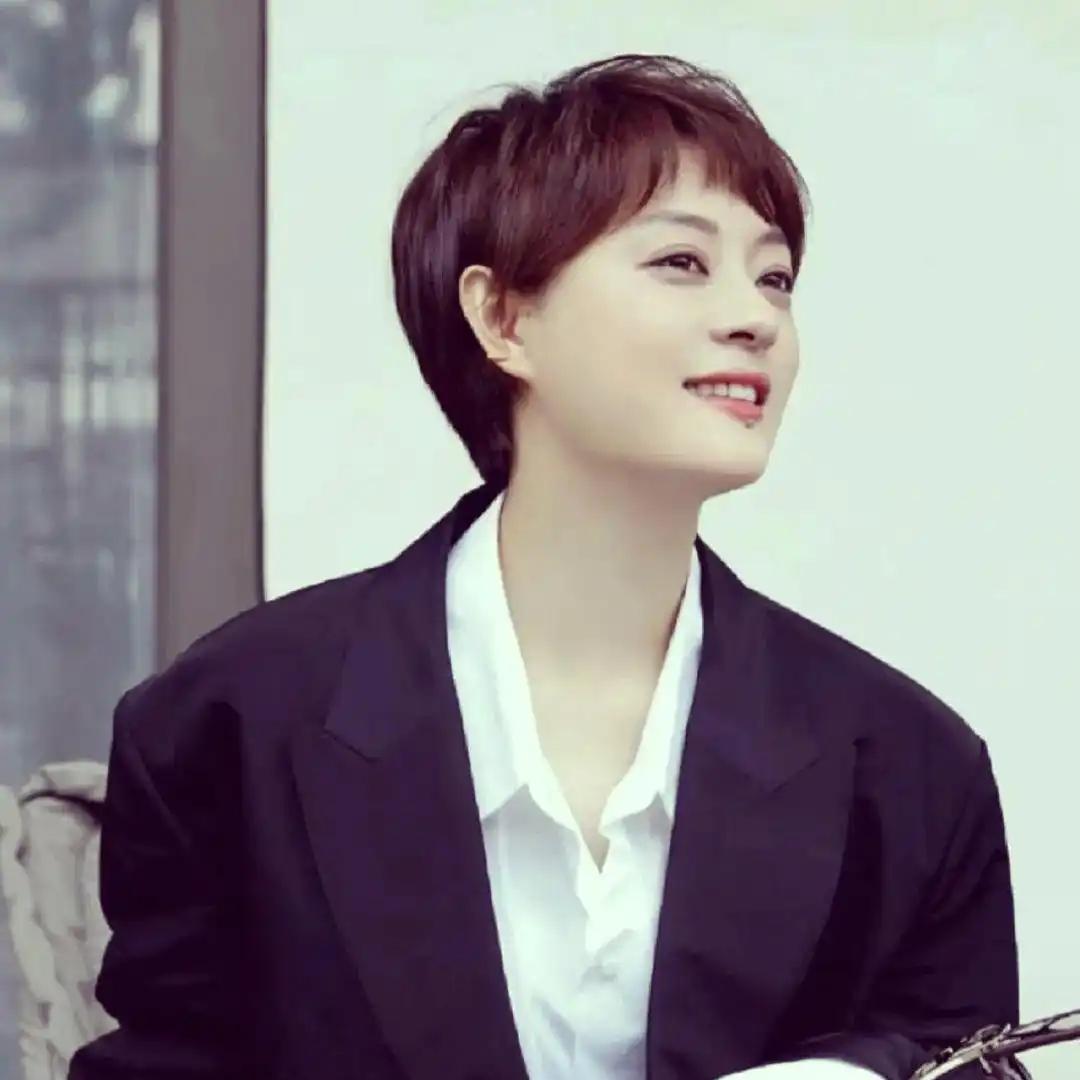 演员孙俪说：“《甄嬛传》播出这么久了，还有人叫我娘娘，一些热心观众见到我还会给我