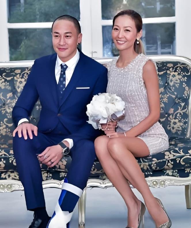 2016年，41岁的何润东娶了秘密相恋9年，初中学历、柜姐出身、家境贫寒的林姵希