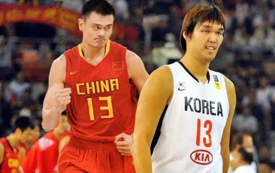 韩国三分球太吓人！！！柳基项12中8，命中率80%；李贤重13中7，命中率5