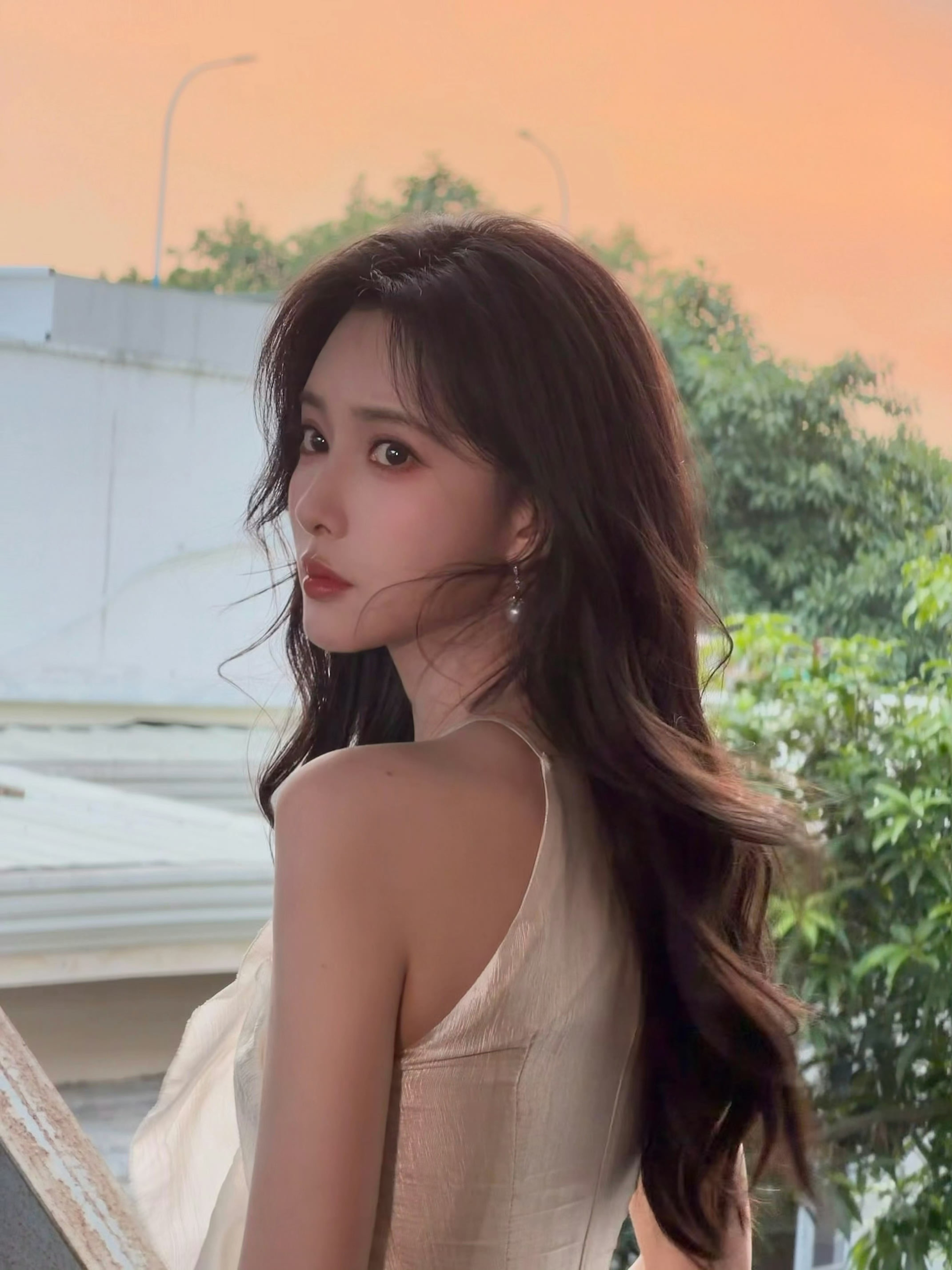 孟子义无尽夏花裙孟子义完全美神降临期待21号新剧开机🎬