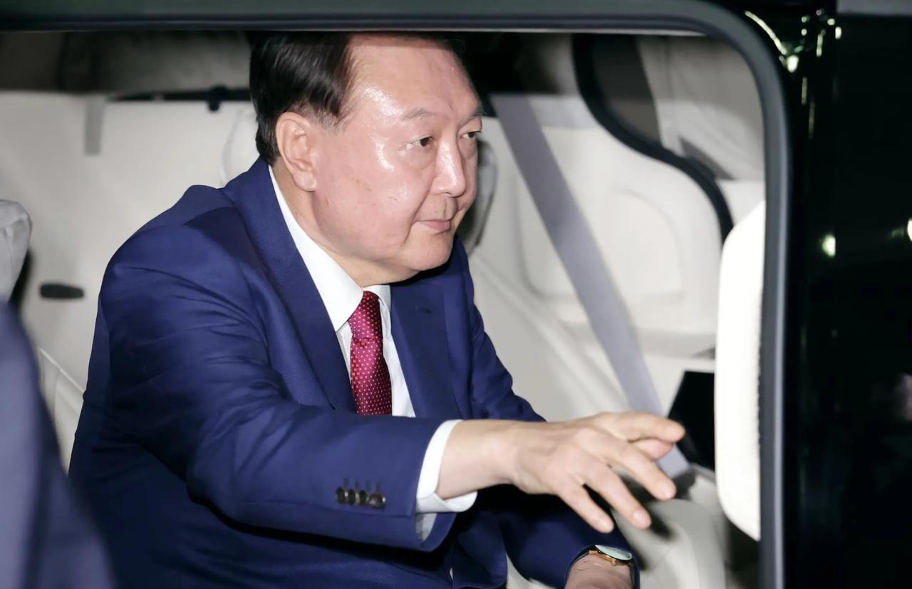 7月5日深夜，韩国尹前总统结束了由内乱特别检察组主导的第二次传唤调查。历经15个