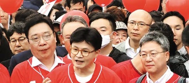 韩东勋真急了拼命阻止李在明韩东勋这回是真急眼了！眼瞅着