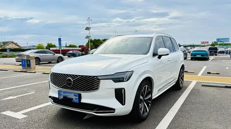 本以为买XC90是冲动，提车一周后悟了，用车体验可以给高分当决定增购
