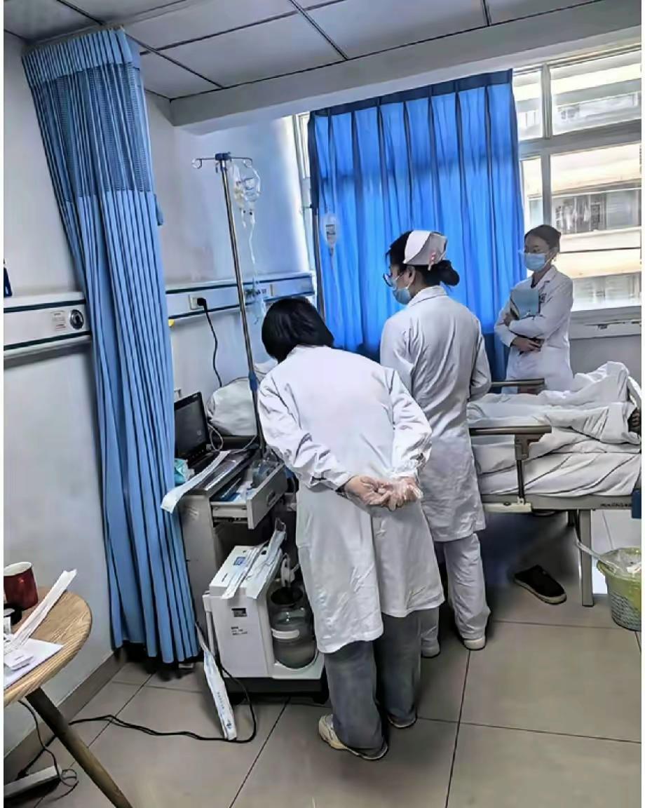 复旦大学某位教授查出已是肝癌晚期，名下有700万存款，按照医生的嘱咐，每月坚持服