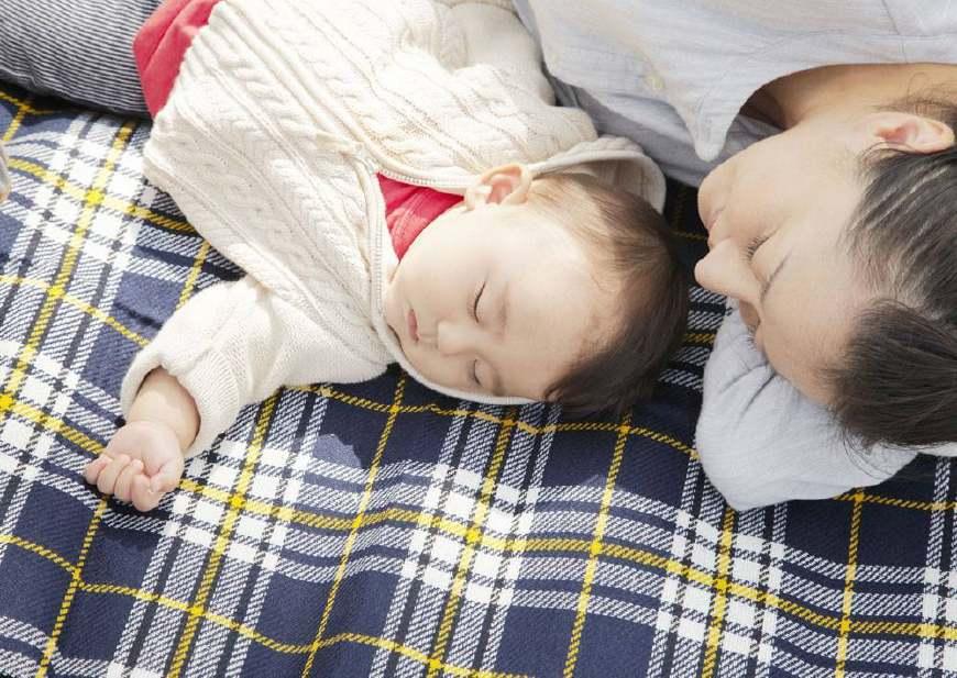 孩子和谁一起睡, 会影响到孩子的性格, 父母们别太大意了