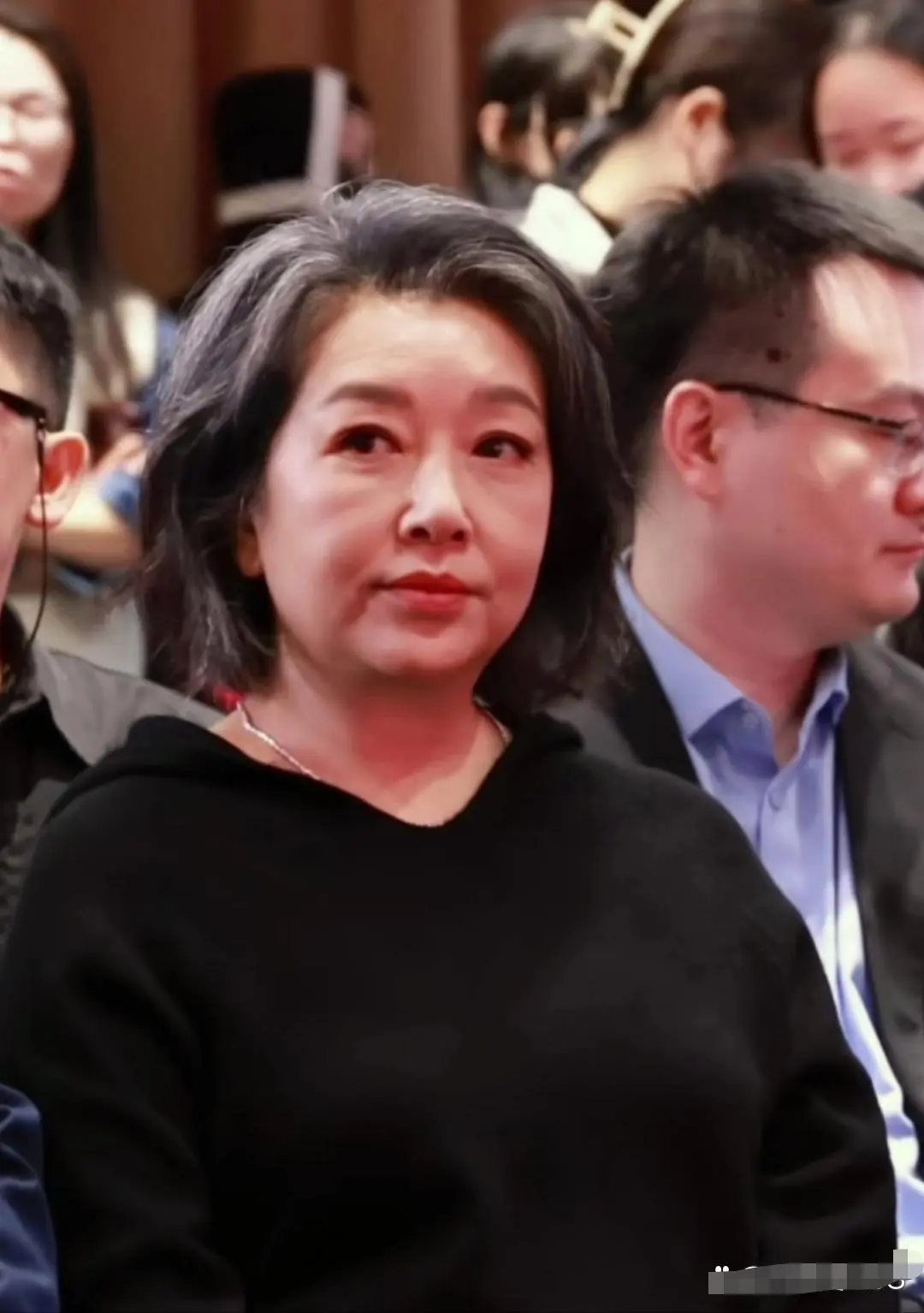 江珊才57岁，这状态是不是有点老？