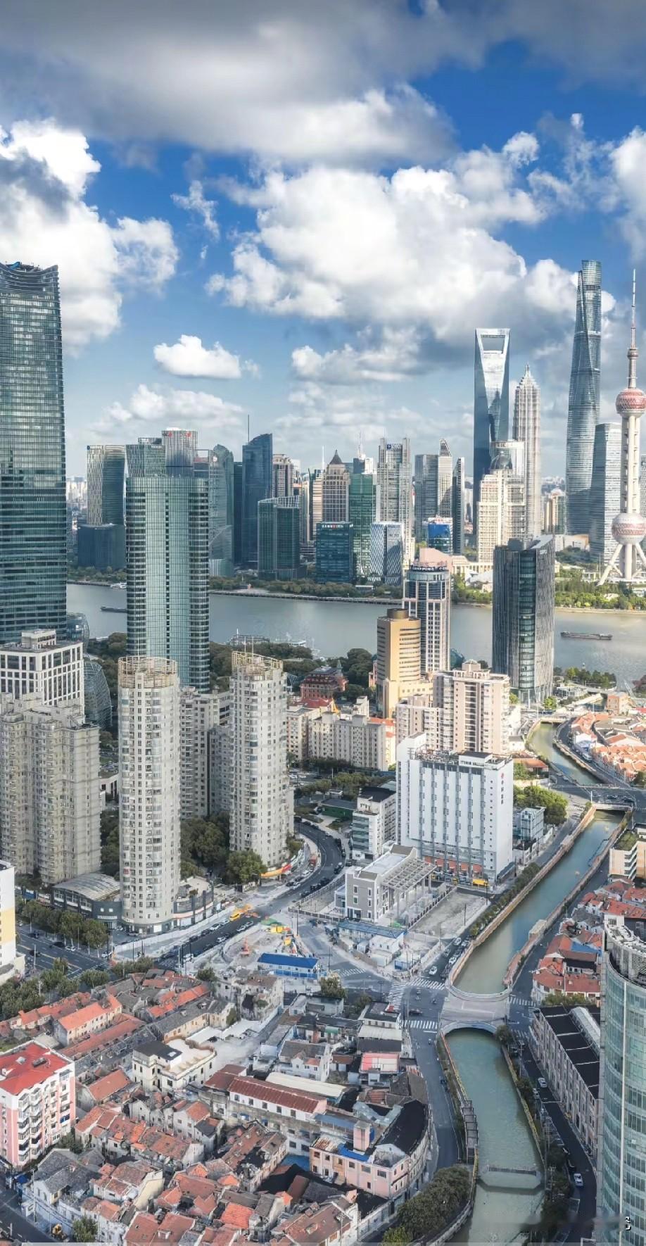 上海GDP今年有望突破6万亿元人民币大关以上的水平，2025年上海GDP已经达到