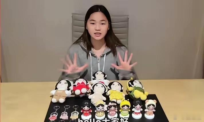 7月24日，全红婵发布最新视频。视频中的婵宝，瘦了好多尖下巴都出来了，已经长成一