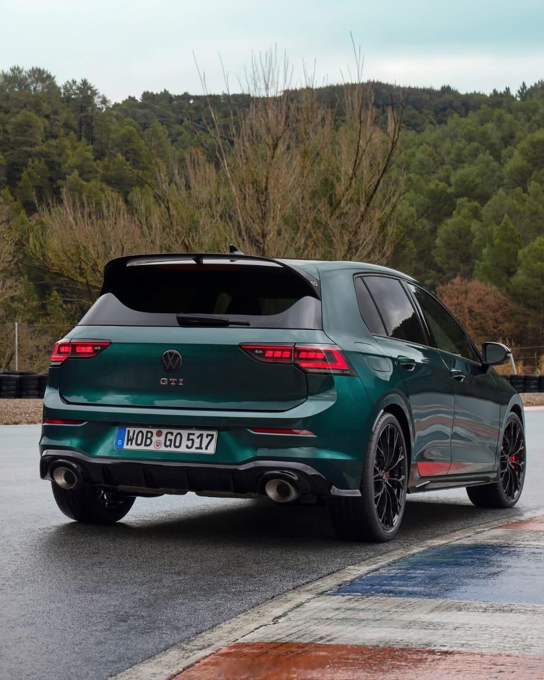 高尔夫GTI50周年特别版🤖🤖🤖说实话……玩车还得买这种纯油车电车始终缺