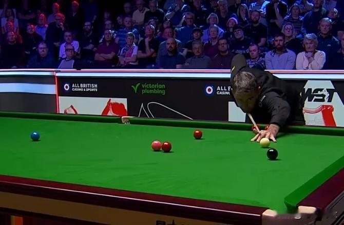 沉睡中苏醒！火力再现恐怖的统治力。2025斯诺克英锦赛，奥沙利文vs周跃龙的首