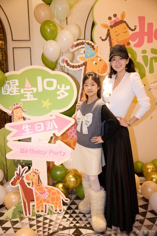 票房扑街，当众翻脸，国际章的好日子到头了？戛纳台上，当着全球媒体的面，她给