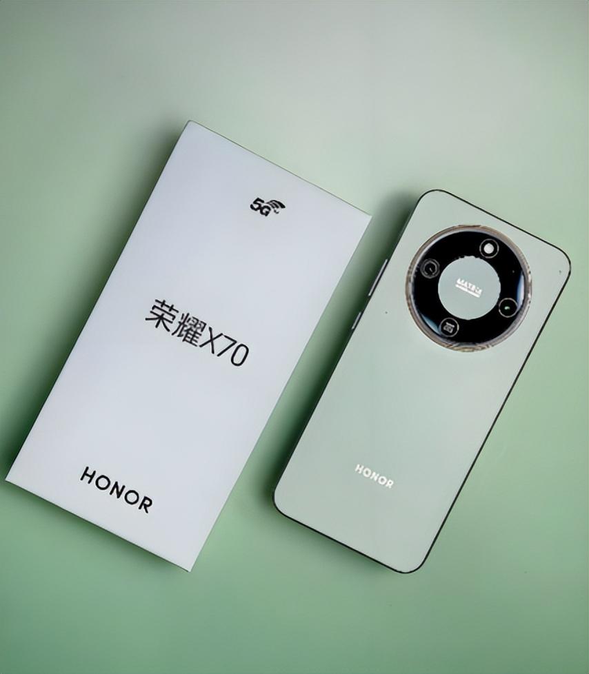 荣耀X70的8300毫安电池，真能拯救续航焦虑？别被参数冲昏头，这电池占了