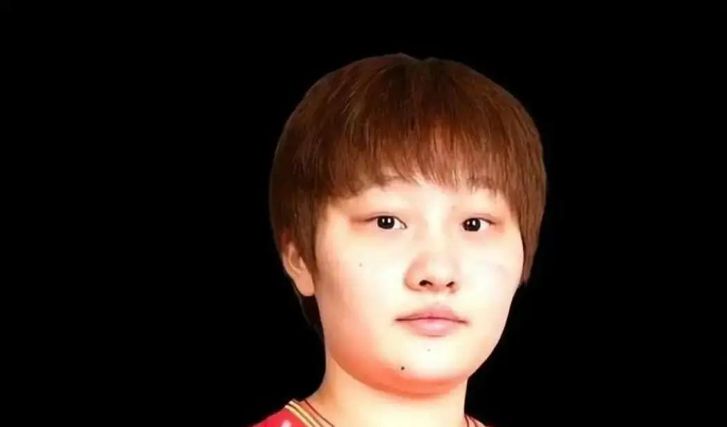 去年她还是北京队力捧的主力运动员，差点和世界冠军林高远两个人一起打混双。然而今年