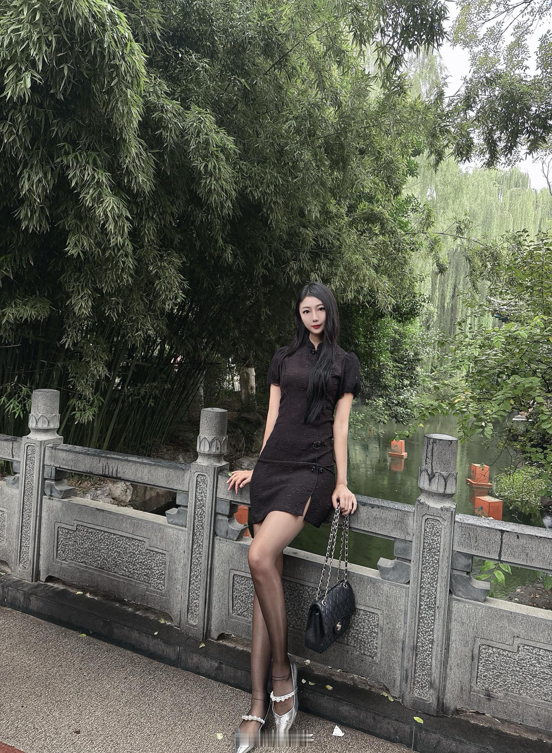 爱我恨我都要排队穿搭分享涞觅润丝极品身材御姐颜值气质美女完美身材​​​