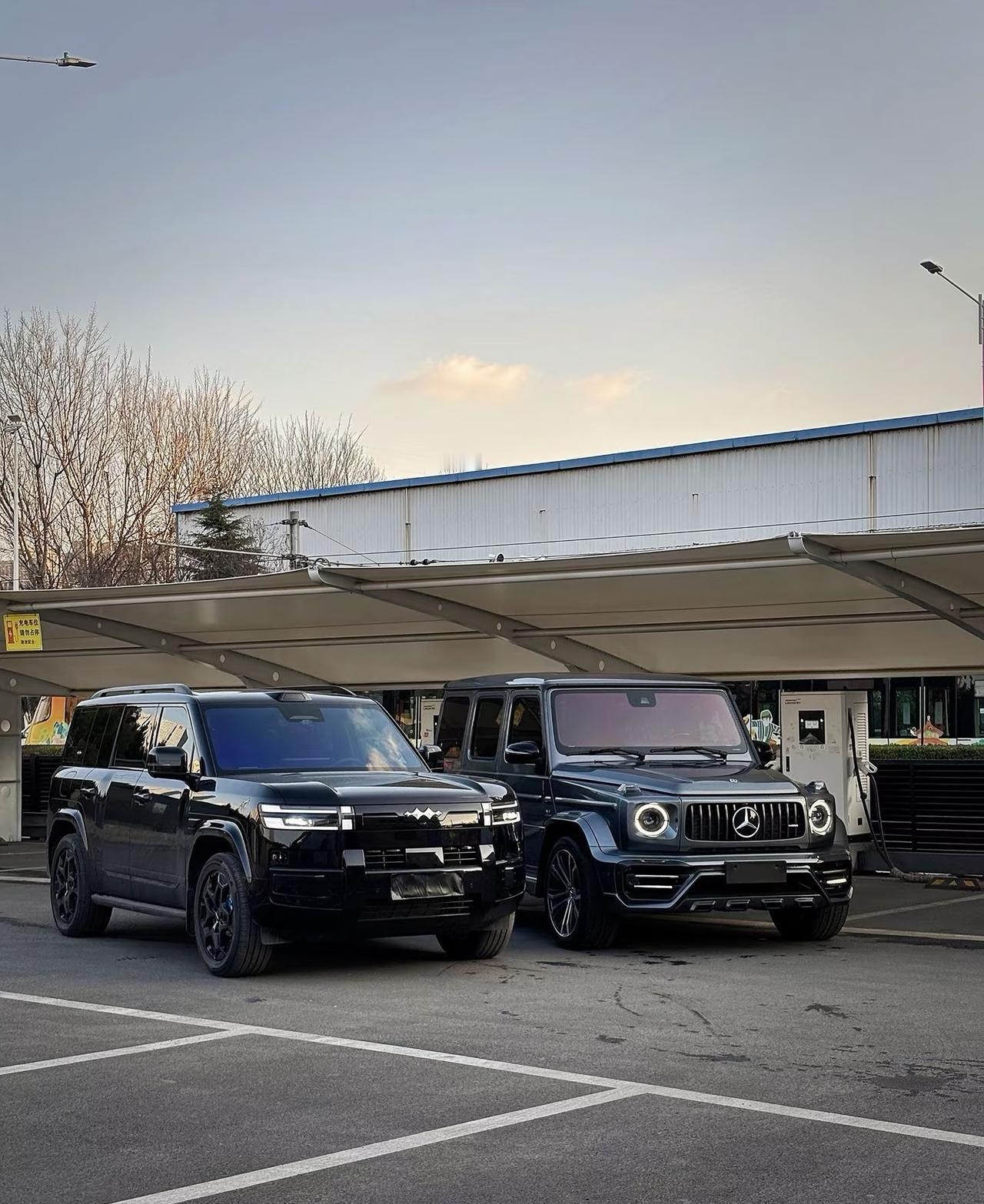 谁说便宜没气场？钛7和奔驰G63同框，国产这波真没输！17万的钛7，插混续航超1