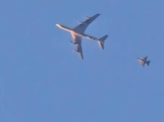 整个6月13日白天，叙利亚领空都热闹得很，以色列空军的F-16战斗机一直在空中加