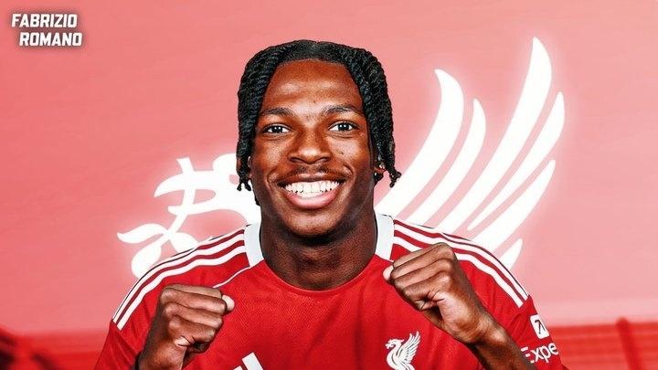 利物浦冬季转会窗压哨敲定7000万中卫!雅凯成英超豪门争夺焦点