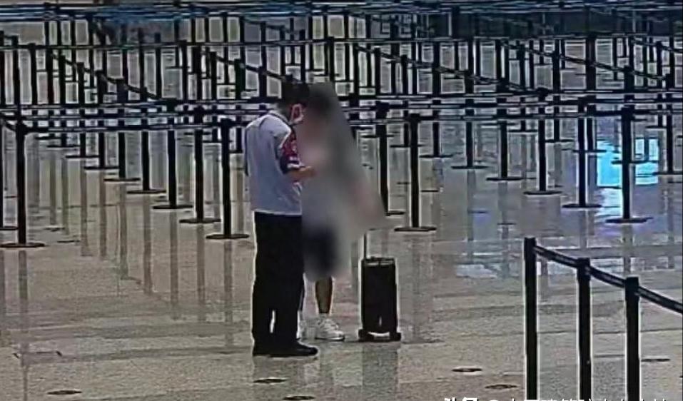 21岁小伙瞒着父母去泰国找女朋友，被杭州边检劝返！两人在短视频平台上认识不足半年