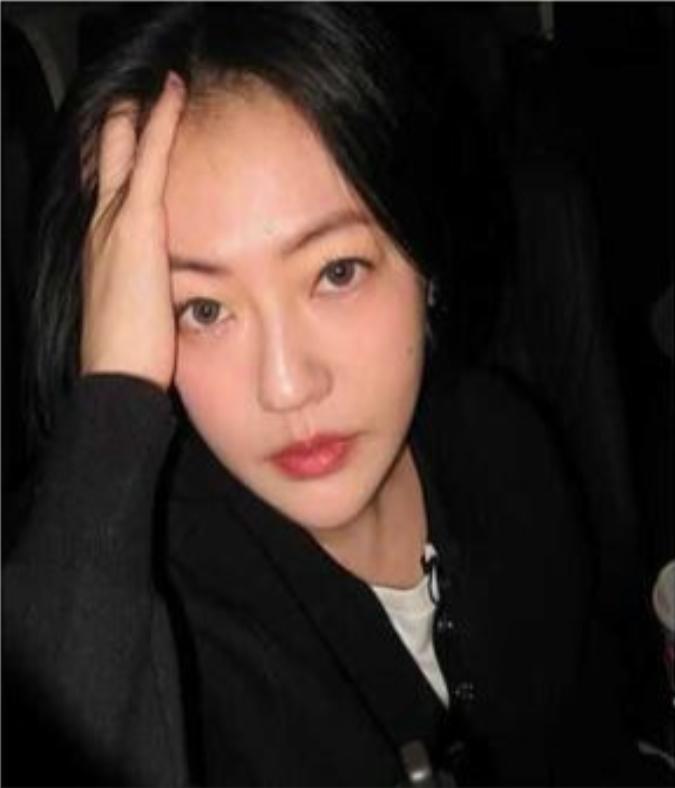 最新一期《小姐不熙娣》花絮曝光，小S在聊到姐姐大S时依然落泪，粉丝直呼好心疼。