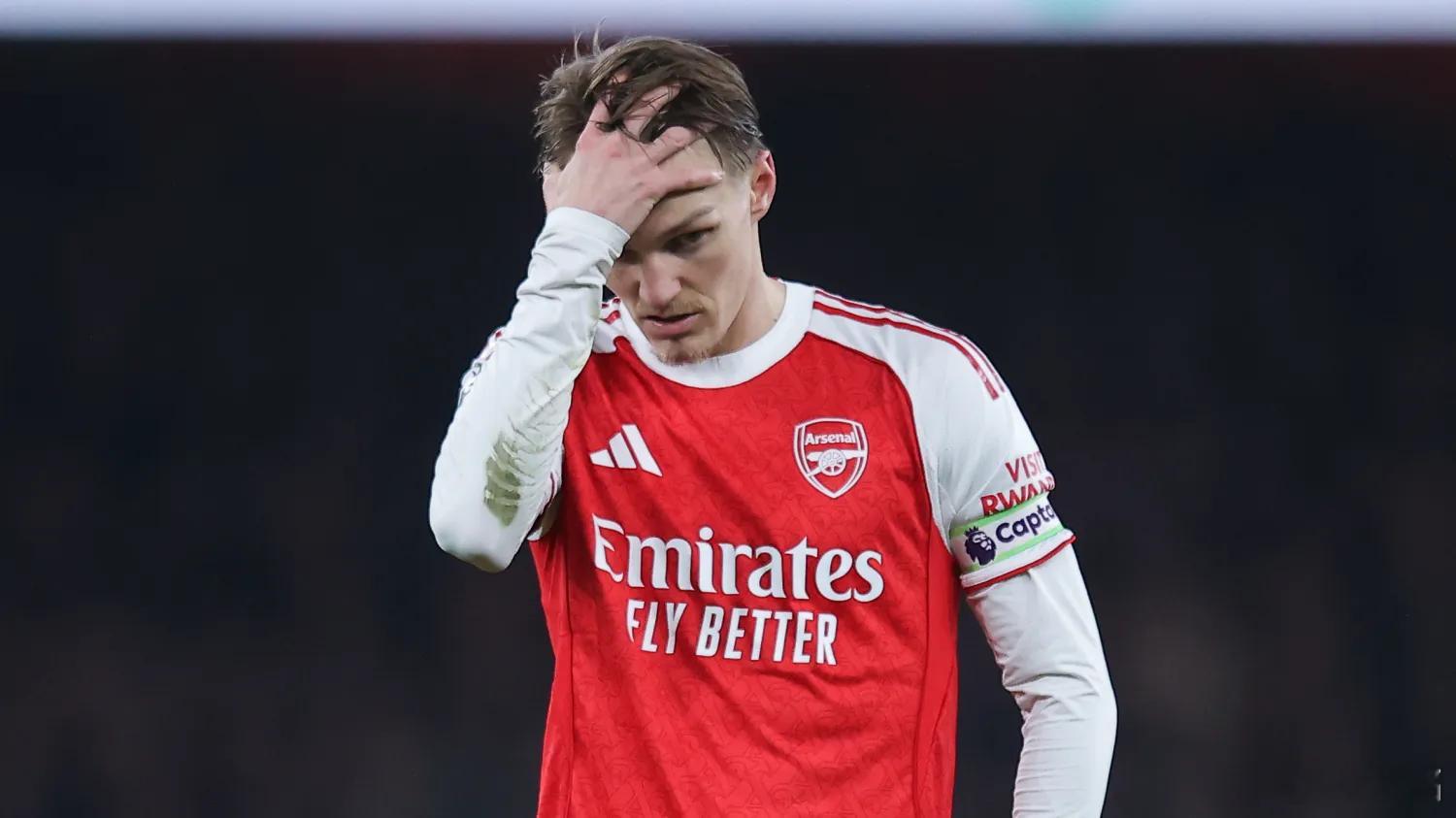 阿森纳输给曼联之后，阿森纳队长厄德高承认，过去三个赛季距离冠军就差那么一点儿，