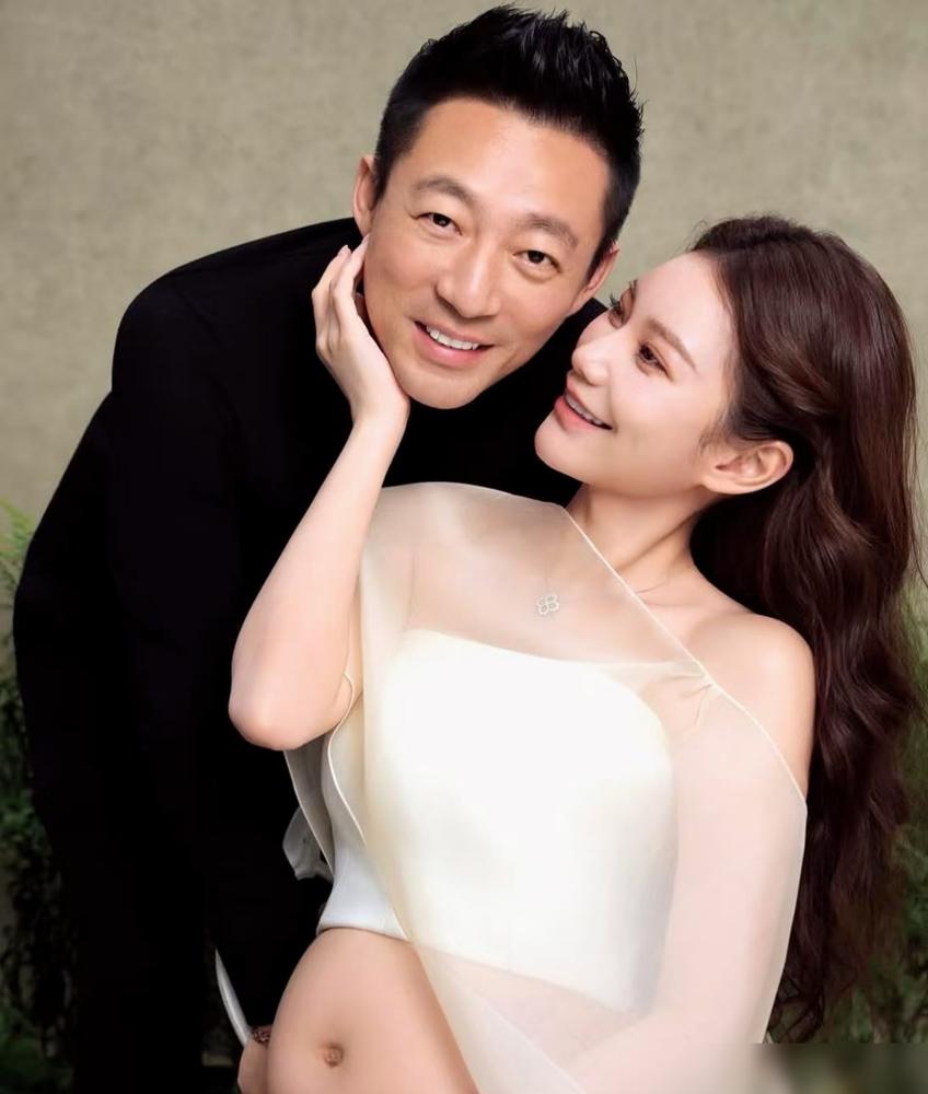 汪小菲二婚刚消停没多久，不少人就在赌马筱梅什么时候会选择“退货”了。当年大