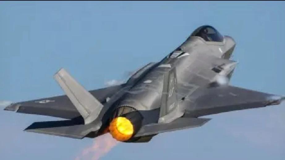 这个新闻您看完后，一定会心情舒畅，1月16日，日本一架F35A发出紧急代码后失联